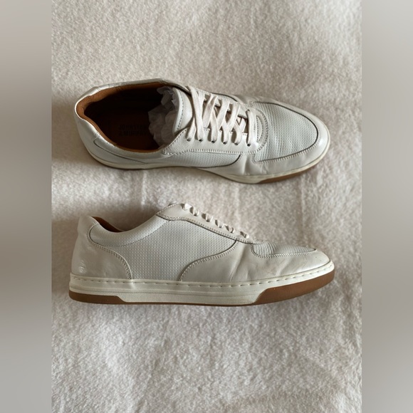 Johnston & Murphy all leather sneakers in a creamy white | 10.5 M | 12 W - Picture 2 of 4